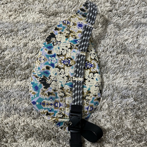 Kavu midnight floral rope sling bag with matching wallet - Picture 5 of 5